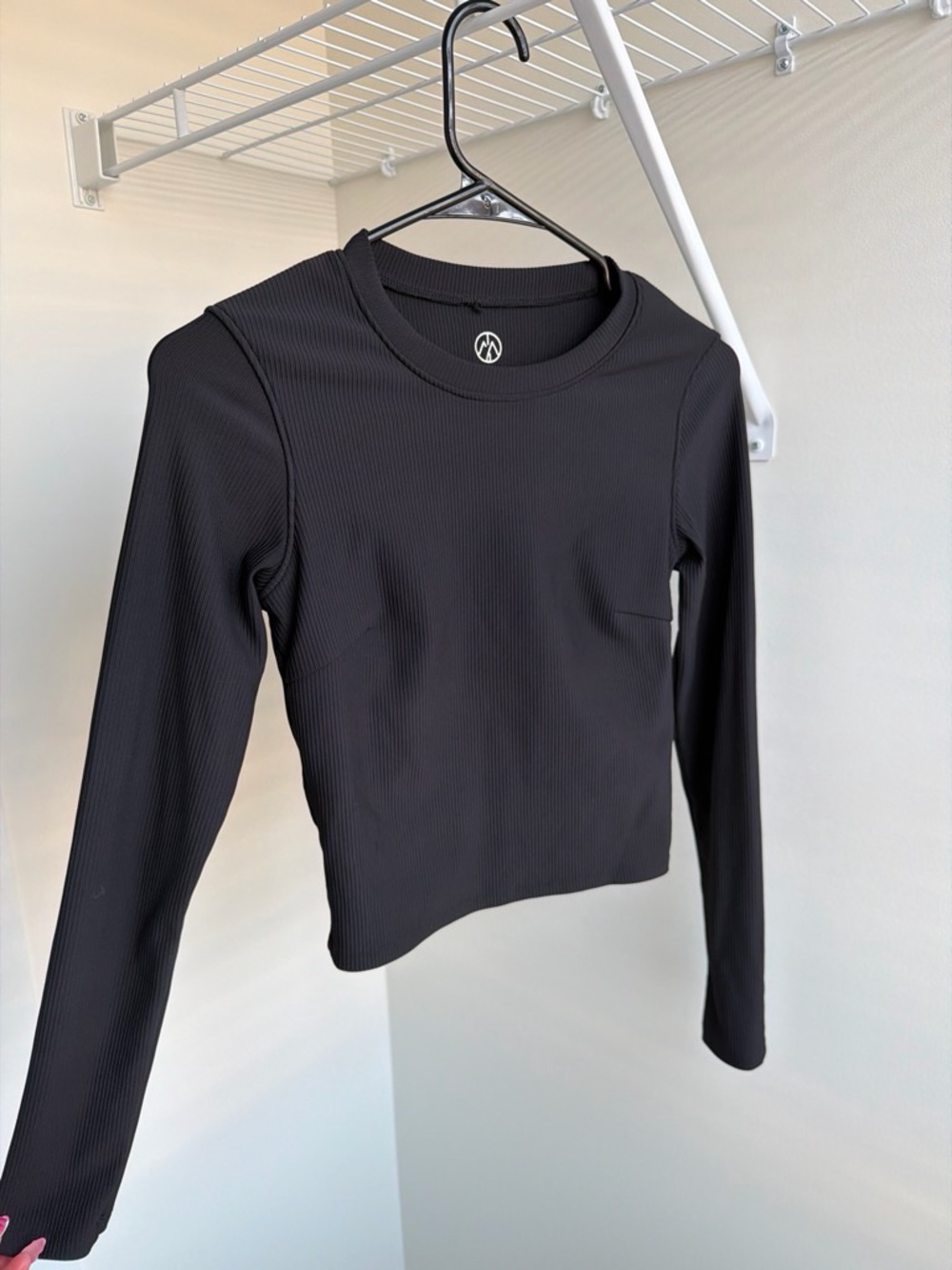 Slim Ribbed Long-Sleeve Crewneck Top in Black